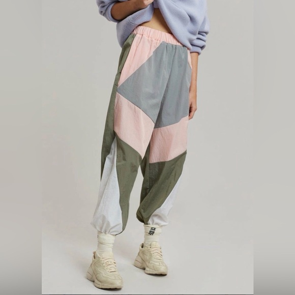 The Frankie Shop Kahlo Joggers 🩷🤍 - Picture 3 of 12